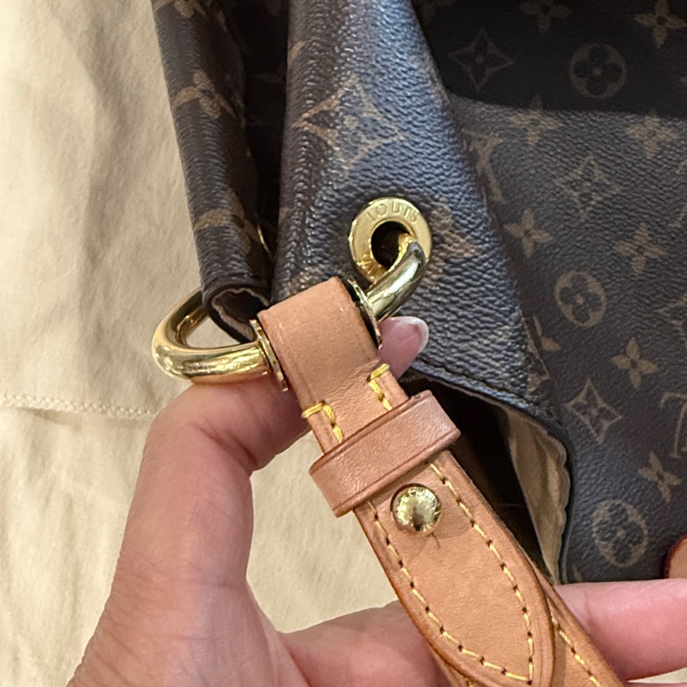 Louis Vuitton Graceful MM GREAT CONDITION!! - Picture 6 of 14